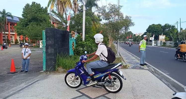 SMK Negeri 3 Mataram Terapkan Perubahan Pintu Masuk