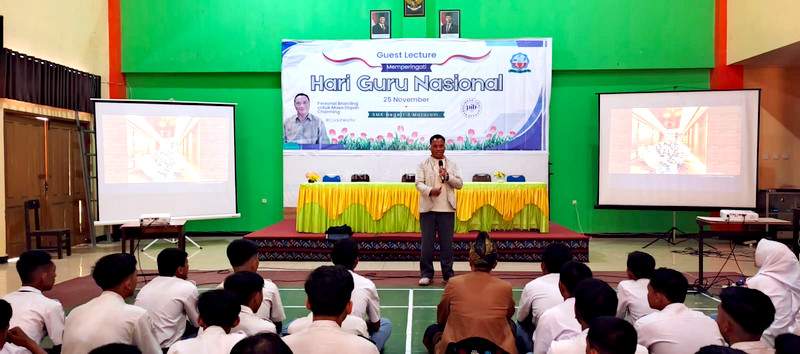 SMKN 3 Mataram Gelar Penguatan Peserta Didik Kelas XII Melalui Personal Branding Bersama Coach Kaffa