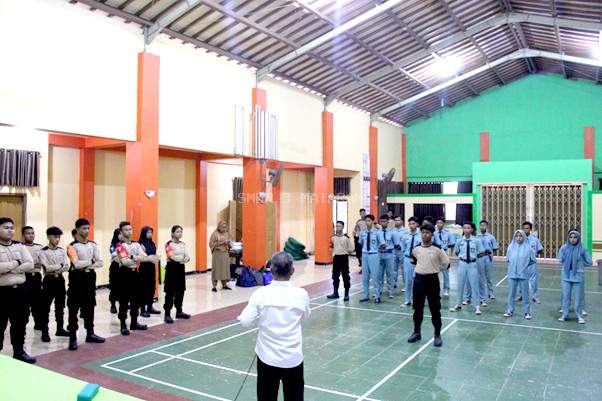 Ekstrakurikuler Patroli Keamanan Sekolah (PKS) Satuan SMK Negeri 3 Mataram melaksanakan Pendidikan dan Latihan Dasar (DIKLATSAR) Ke-XI