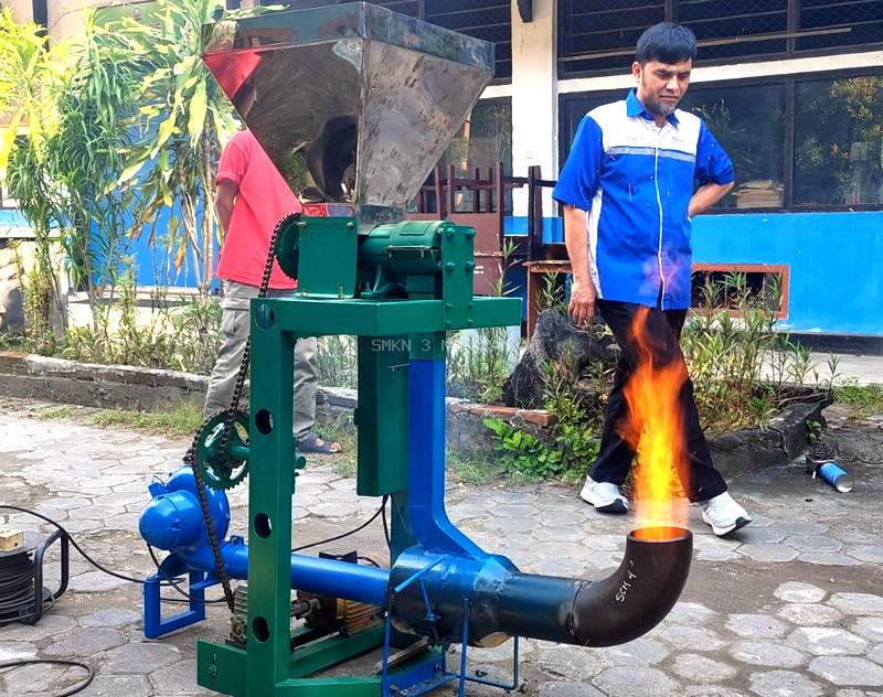 Burner N3 BLUD Smekti: Inovasi Ramah Lingkungan dari SMK Negeri 3 Mataram untuk UMKM NTB
