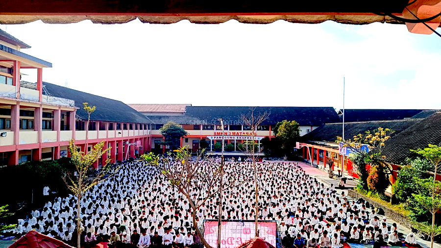 SMKN 3 Mataram Memulai Peringatan 80 Tahun RI dengan Spirit Spiritual dan Kebersamaan