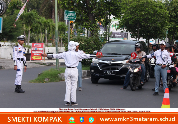 Ekskul PKS SMKN 3 Mataram Gelar Diklat Pengaturan Lalu Lintas Ramadhan 2024